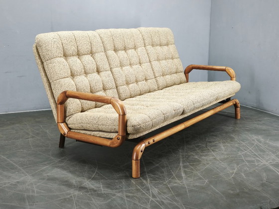 1980er tschechoslowakisches modernistisches umwandelbares Dreisitzer-Schlafsofa, 3-5 Sitzer Sofas, Holz (Foto 3 von 13)