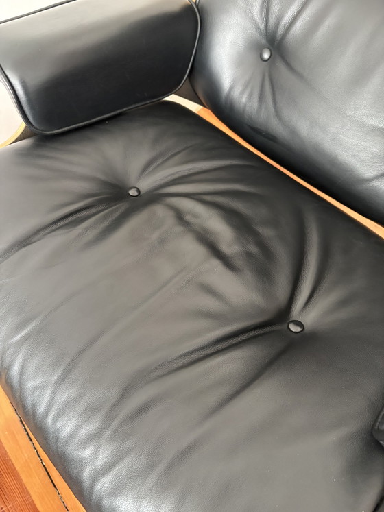 Image 1 of Vitra Eames loungestoel en voetenbank