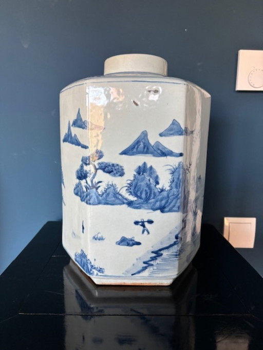 Zeer grote antieke theebus, China