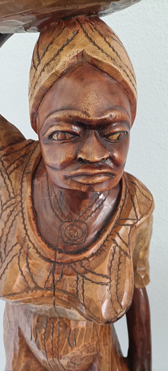 Image 1 of Statue africaine en bois sculpté d'environ 80 cm de haut