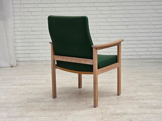 Image 1 of Fauteuil danois des années 1980 de Høng Stole, laine verte pour meubles, bois de chêne.