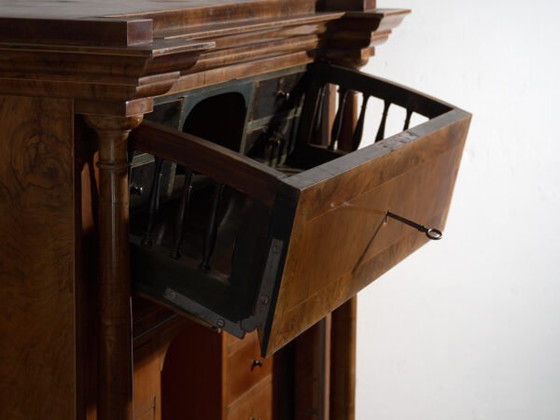 Antico secretaire Biedermeier in legno di noce – Austria, circa 1840 – Scrivanie, Brass (photo 24 of 40)