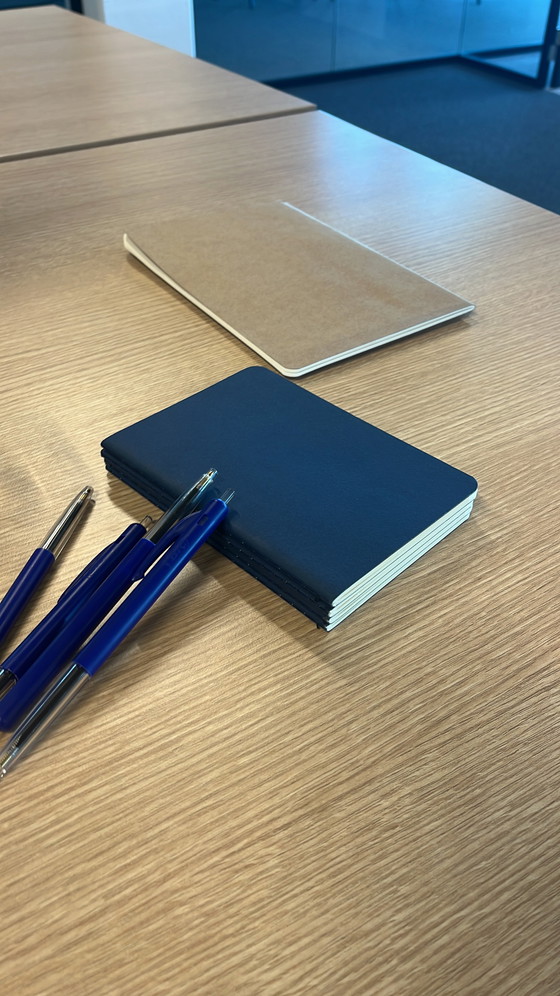 Image 1 of Sedie Bulo in pelle vintage – set da 6 – design belga