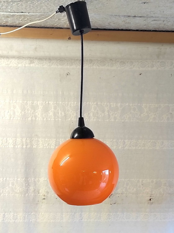 Image 1 of Lampada a sospensione a globo opalino arancione - anni '70