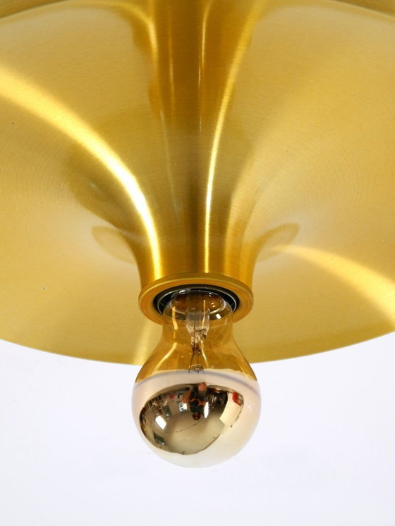 Originale Mid-Century Space Age Aluminium-Decken- oder Wandleuchte, messingeloxiert, von Teka. (photo 11 of 20)