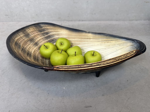 Vintage XL clam shell - plastic bowl