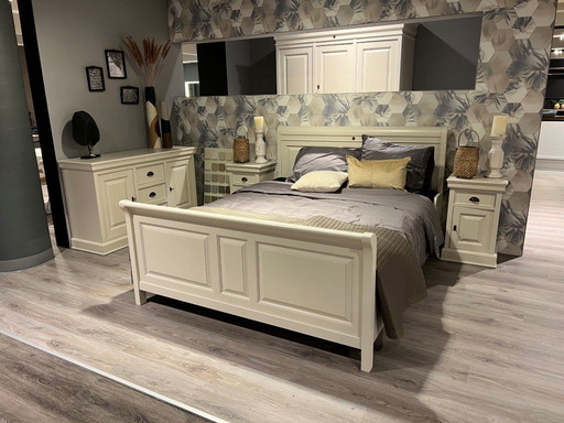 Komplettes Cavan-Bett – 160 x 200 cm mit Kommode, Nachttischen und Kleiderschrank