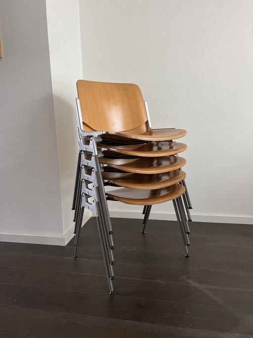 Set of 5 stackable Castelli DSC 106 chairs (design Giancarlo Piretti)
