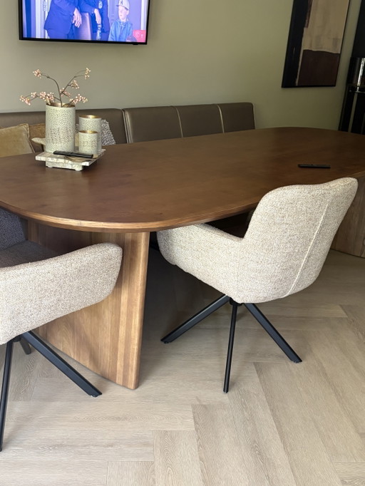 Eleonora Dining Table