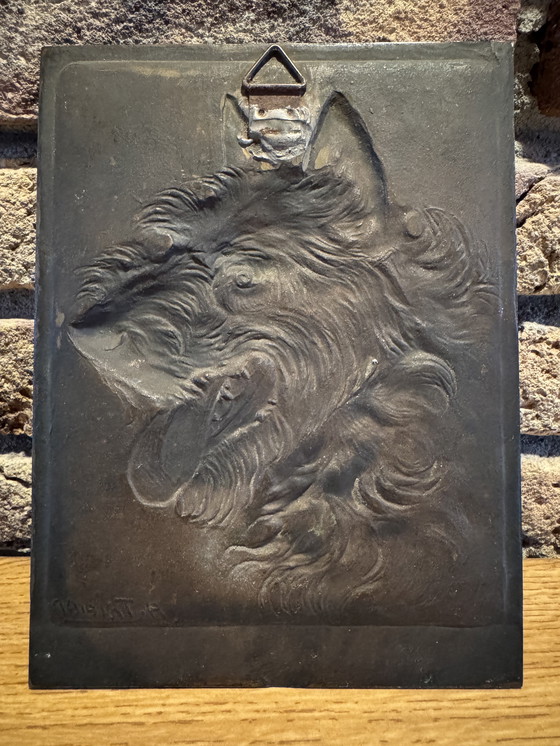 Image 1 of Placca in bronzo di un hondenkop (porta H. Thierer)
