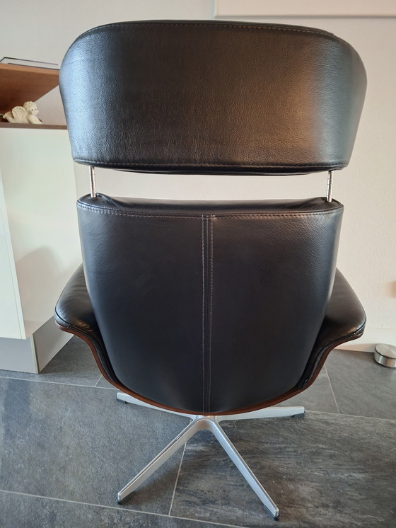 Image 1 of Conform Time out black leather/walnut + footstool