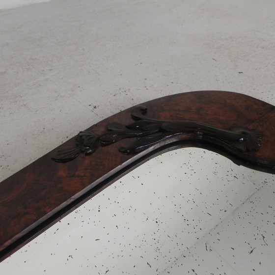 Image 1 of Miroir romantique avec verre poli dans un cadre en noyer, 1942