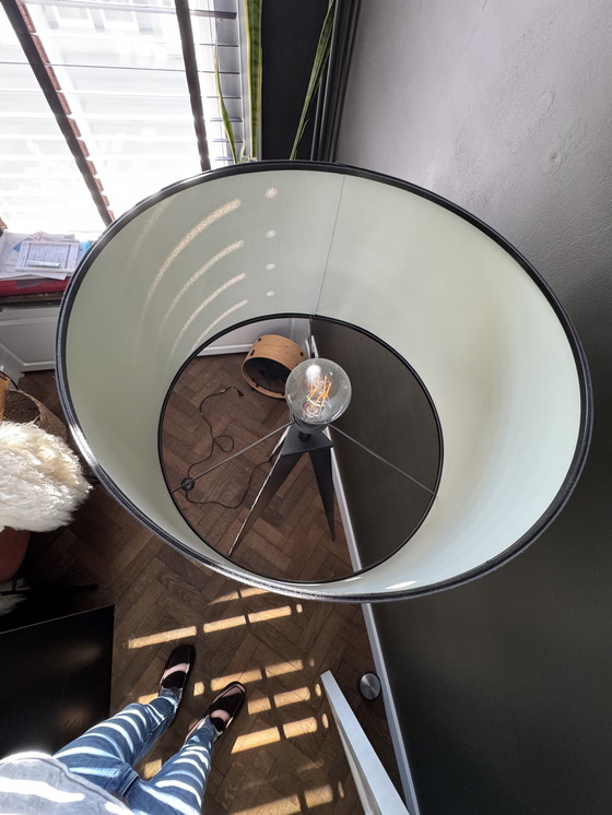 Image 1 of Lámpara de pie con trípode Zuiver