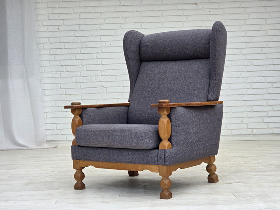 Image 1 of 1970er Hochlehner dänischer Sessel mit Fußhocker, Möbel Wollstoff, Eichenholz massiv