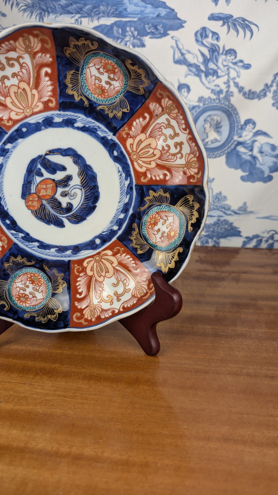 Image 1 of Signed Imari porcelain plate with late 19th century Japanese art nouveau decoration