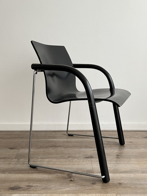 Thonet S320 Par Wulf Schneider Et Ulrich Bohme