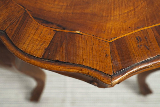 Antieke Italiaanse barokke Guéridon bijzettafel van walnoothout, lampentafel in Louis XV-stijl met – Wood (photo 12 of 20)