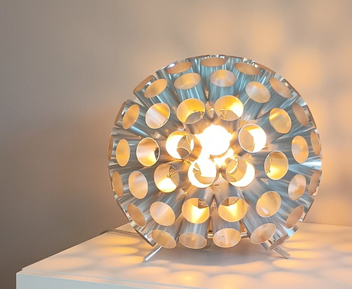 Vintage Space Age Aluminium Tischlampe auf Beinen von Kenwell 90er Jahre. Seltene Design Tischlampe