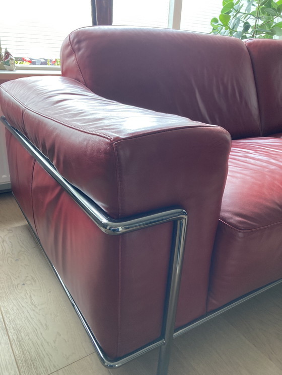 Image 1 of Hermoso sofá Natuzzi rojo burdeos