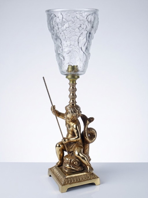 Antike Lampe mit Putto und Delphin aus vergoldetem Metall, circa 1930-1950