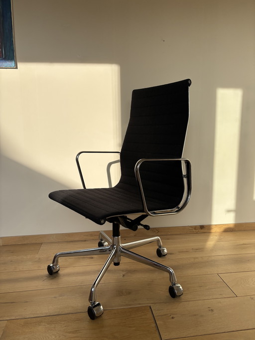 Silla Eames Aluminium Group EA119