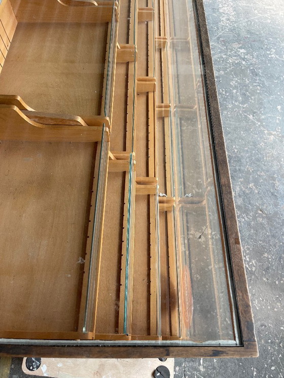 Image 1 of Comptoir vintage, comptoir de magasin, vitrine