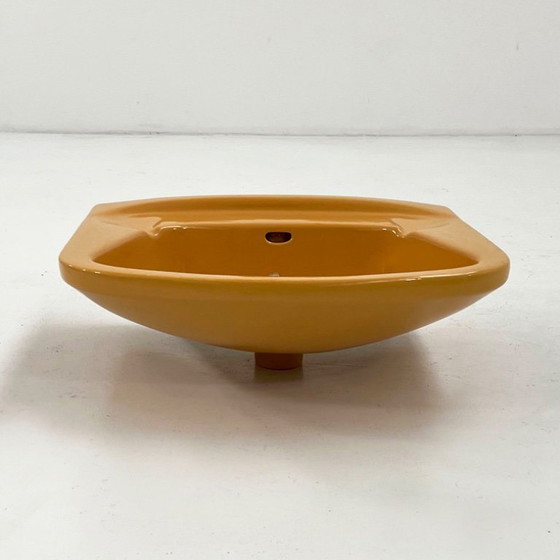 Image 1 of Vintage mosterdkleurige wastafel (L) van Keramag Keravit, jaren 80