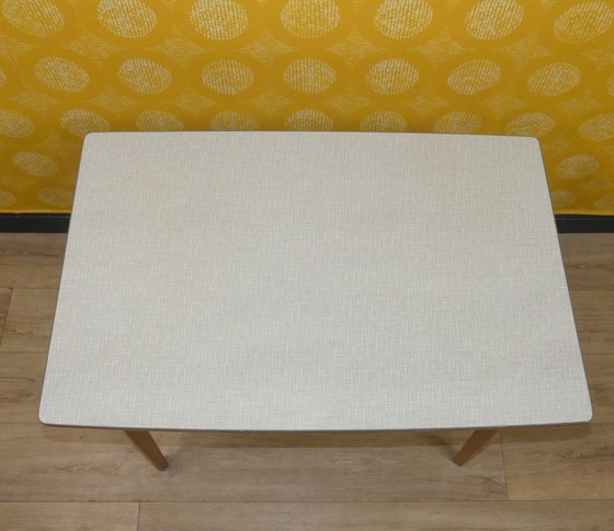 Image 1 of Petite table de cuisine robuste des années 50 en bois Resopal 58,5x90,5 H74 table de cuisine vintage rétro table de travail