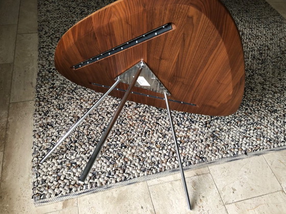 Two Leolux coffee tables, model Liliom – Wood (photo 4 of 9)