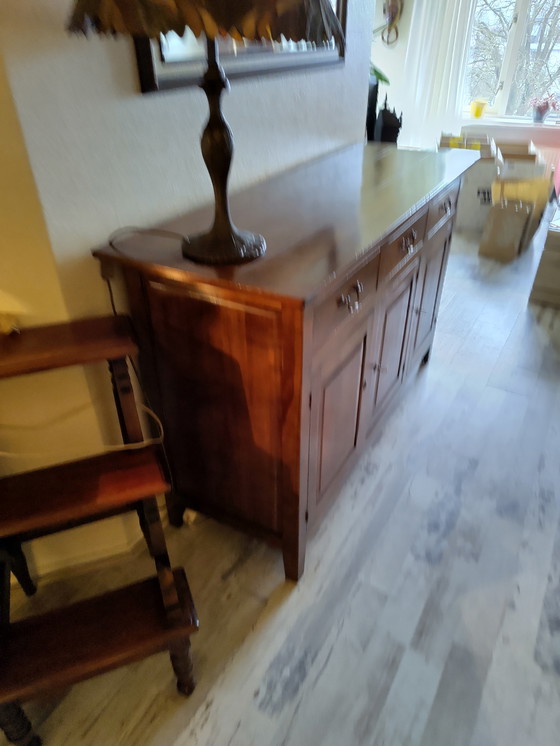 Image 1 of Credenza vintage con lampada Tiffany e specchio coordinato