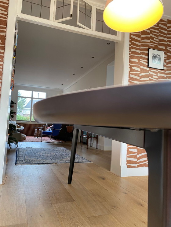 Image 1 of Dining room table Leolux type Bondi