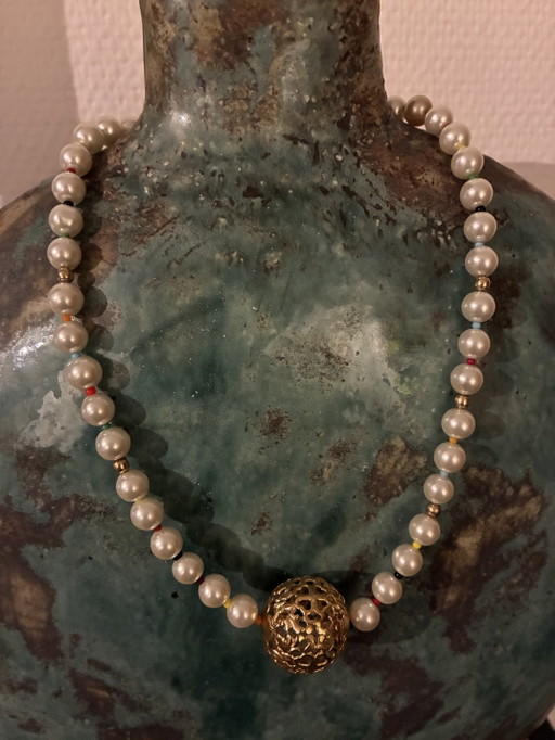 Collana corta con perline vintage e ciondolo in oro, 43 cm