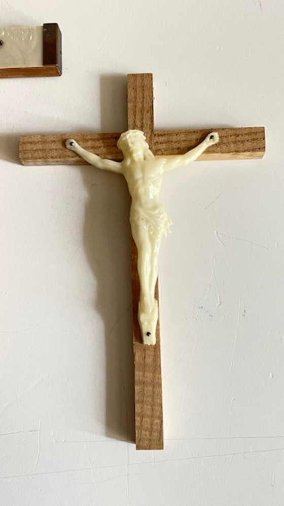 Paire Crucifix Vintage – Décorations murales, Plastic, Metal (photo 5 of 17)