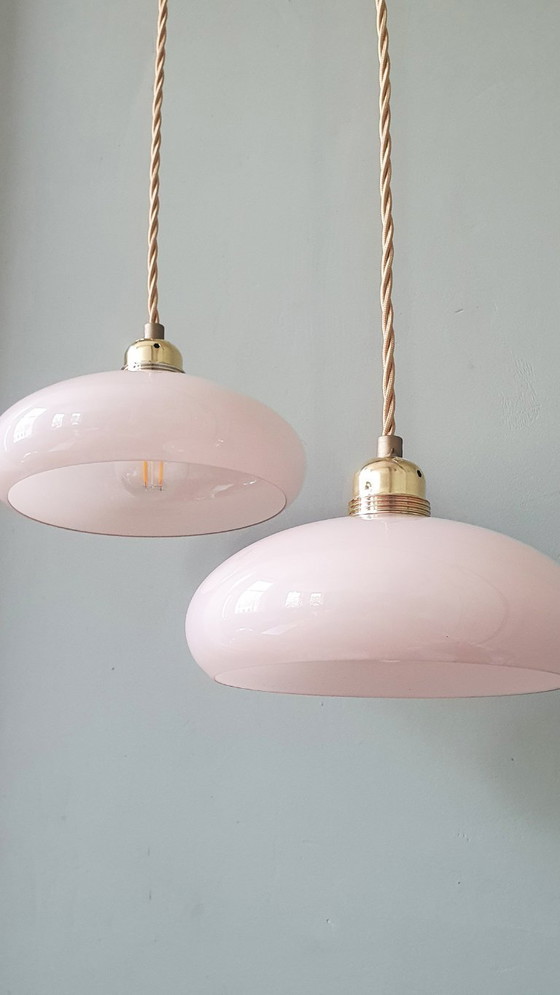 Image 1 of Set di 2 lampade a sospensione Art Deco vintage in opalino rosa pastello