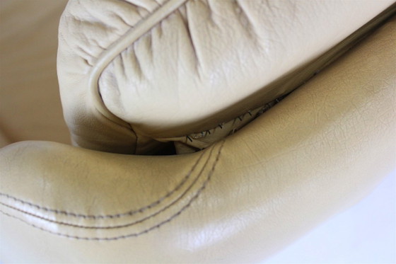 Vintage Finse leren draaibare loungestoel met verstelbare rugleuning van Peem, jaren 70. (photo 10 of 12)