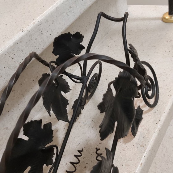 Image 1 of Prachtige flessenhouder in smeedijzer druivenblad uit Frankrijk 
