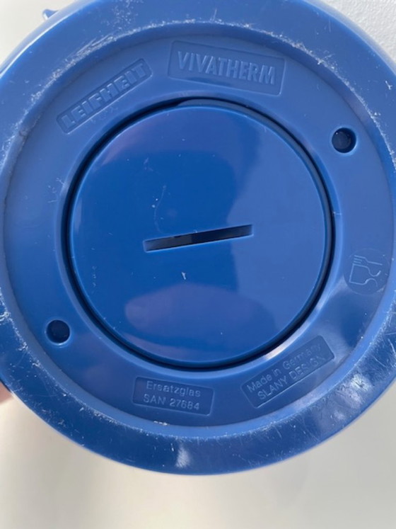 Image 1 of Bouteille isotherme vintage Leifheit Vivatherm bleue Memphis