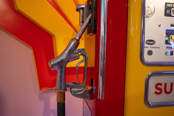 Image 1 of Pompe à essence Shell - Icône restaurée de l'Amérique du 20e siècle