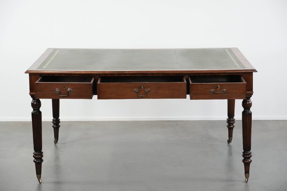 Image 1 of Antieke Schrijftafel/ Bureau/ Partner Desk Uit Begin 20e Eeuw Met 6 Lades En Een Donkergroen Lederen Blad In Engelse Stijl