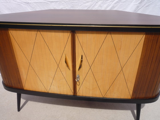 Image 1 of Vintage hoekcommode met schuifdeuren