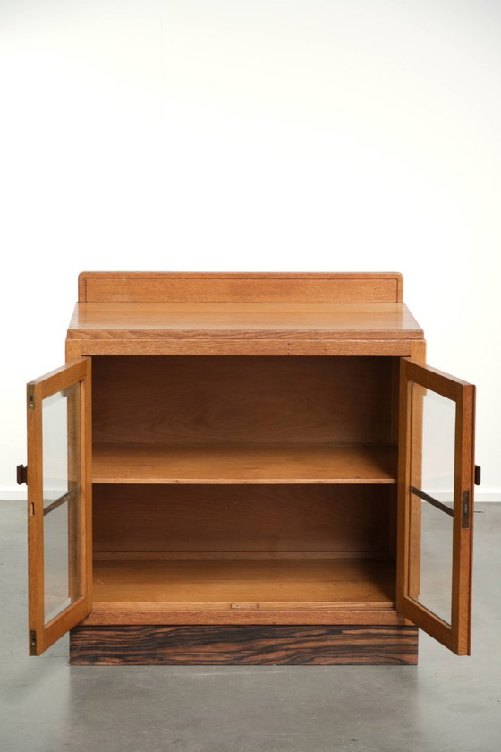 Very nice subtle Dutch oak Amsterdam School cabinet/ Art Deco cabinet with glass doors and beautiful details (photo 3 of 12)