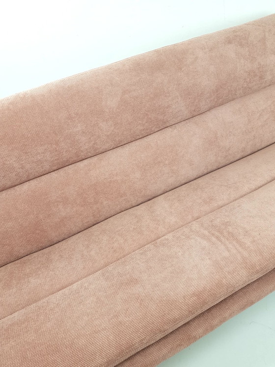 Image 1 of Divano vintage Artifort Kho Liang Le rosa, appena rivestito