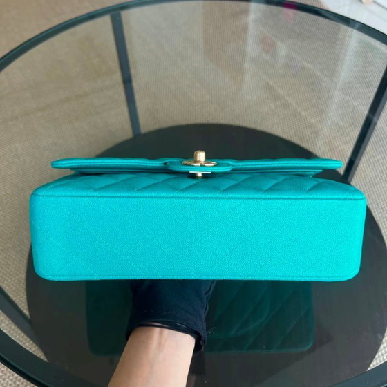 Image 1 of Chanel Classic Flap Medium - Caviar 25CM Gewatteerd Cyaanblauw Goudkleurige Hardware Serie 23