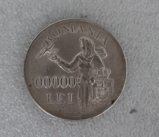 ROMANIA 100000 LEI uit 1946, zilveren munt, 700 fijnheid, tekenen van ouderdom en slijtage.