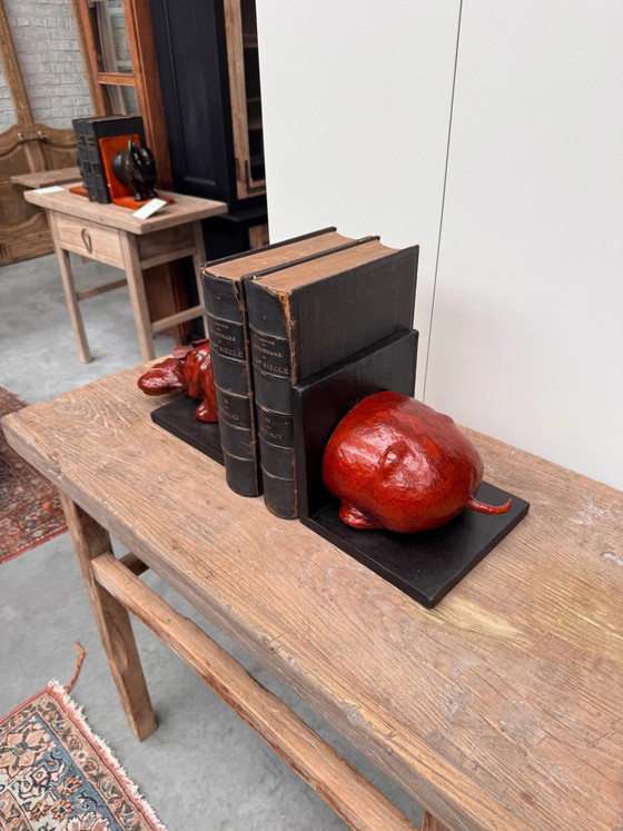 Hippo bookend – Decorative Objects, Leather (photo 4 of 4)