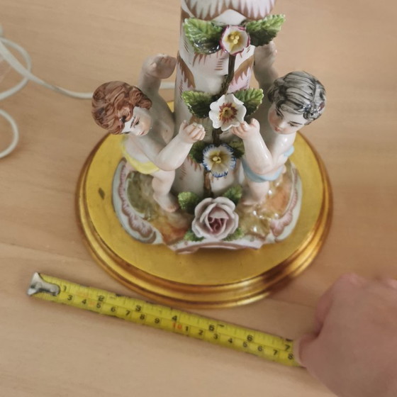 Image 1 of LAMPADE DA TAVOLO IN PORCELLANA