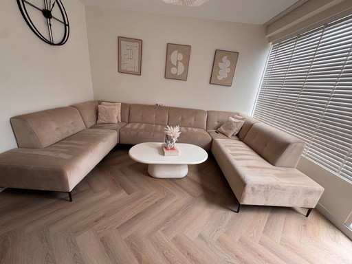 Beige Bank