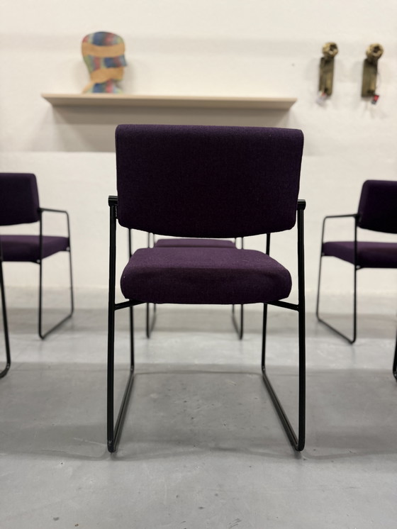 Image 1 of 6 sedie da pranzo Harvink Duck in tessuto viola