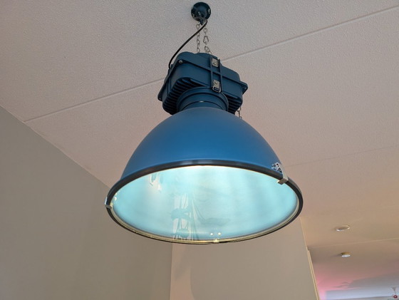 Image 1 of Industrielle Pendelleuchte blau