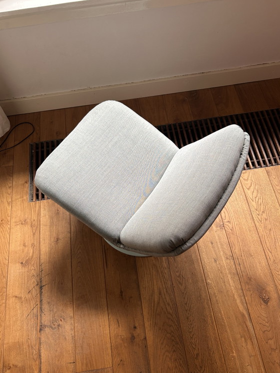 Image 1 of Artifort F504